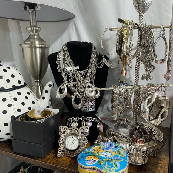 Nene’s Jewelry & Accessories Live Show Unlisted - Picture 4 of 16